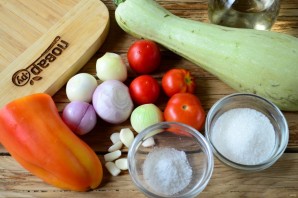 Салат из помидоров и кабачков на зиму - фото шаг 1