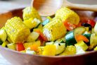 Овощной салат с кукурузными початками