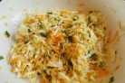 Салат витаминный с капустой и морковью