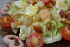 Салат "Цезарь" с жареной курицей и креветками