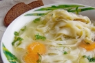 Лапша на курином бульоне