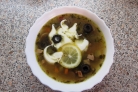 Солянка с маслинами и лимоном