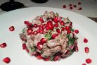 Салат с гранатом и говядиной