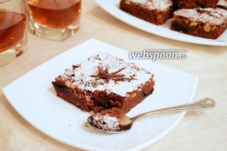 Фото рецепта Шоколадный пирог с черносливом