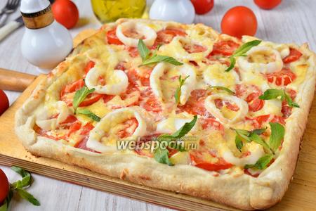 Фото рецепта Пицца со сливочным сыром и кальмарами