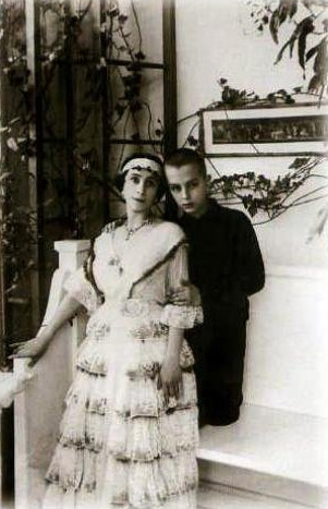 Матильда Кшесинская с сыном Владимиром, 1916 г.
