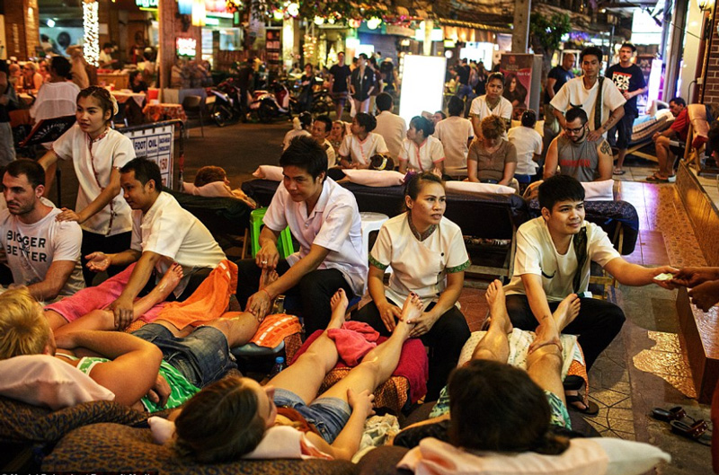 Тайский массаж стоп в Таиланде