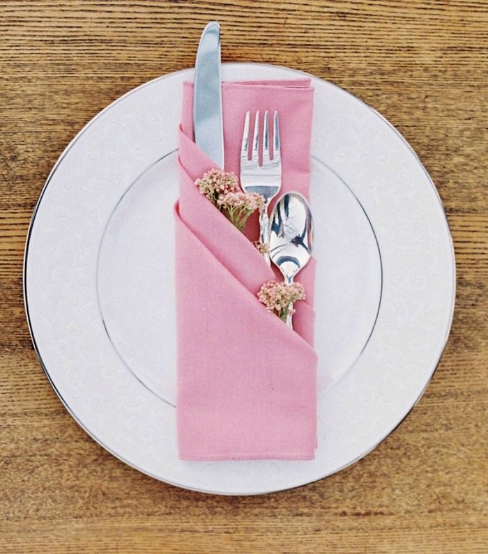 как сложить салфетки веером