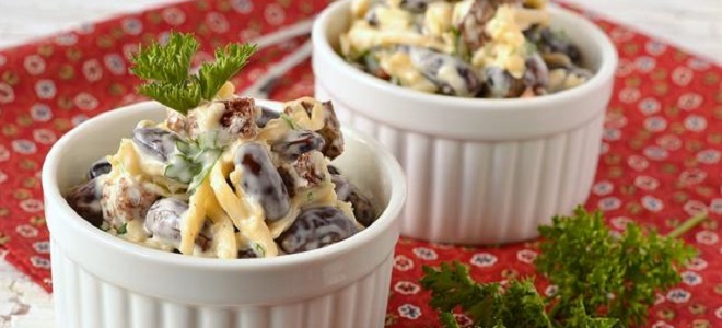 Салат с фасолью, сухариками и колбасой - рецепты с помидорами, корейской морковью, огурцами и сыром