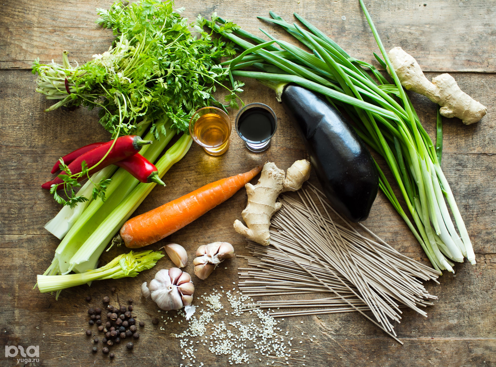 Ингредиенты для приготовления гречневой лапши с овощами © Фото Анны Голубцовой